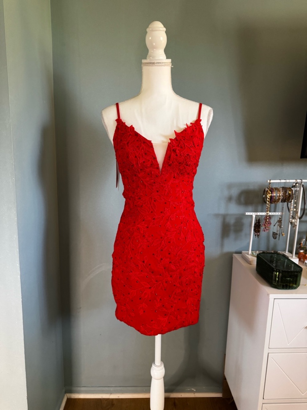 NWT HOCO Homincoming Prom Red Spaghetti Strap Floral Appliqué Bodycon Dress